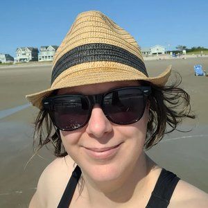 Meet your Posher, Claire-marie